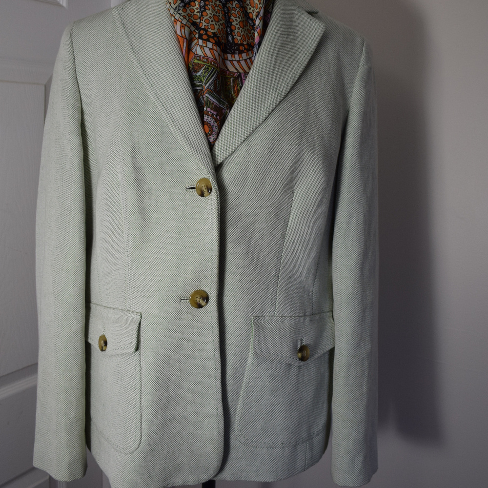 Listing for a friend